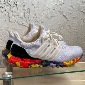 Women size 8 Adidas Ultra Boost 5.0 Athletic Sneakers